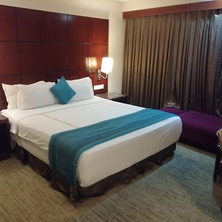 Skycity Hotel Gurgaon Dış mekan fotoğraf