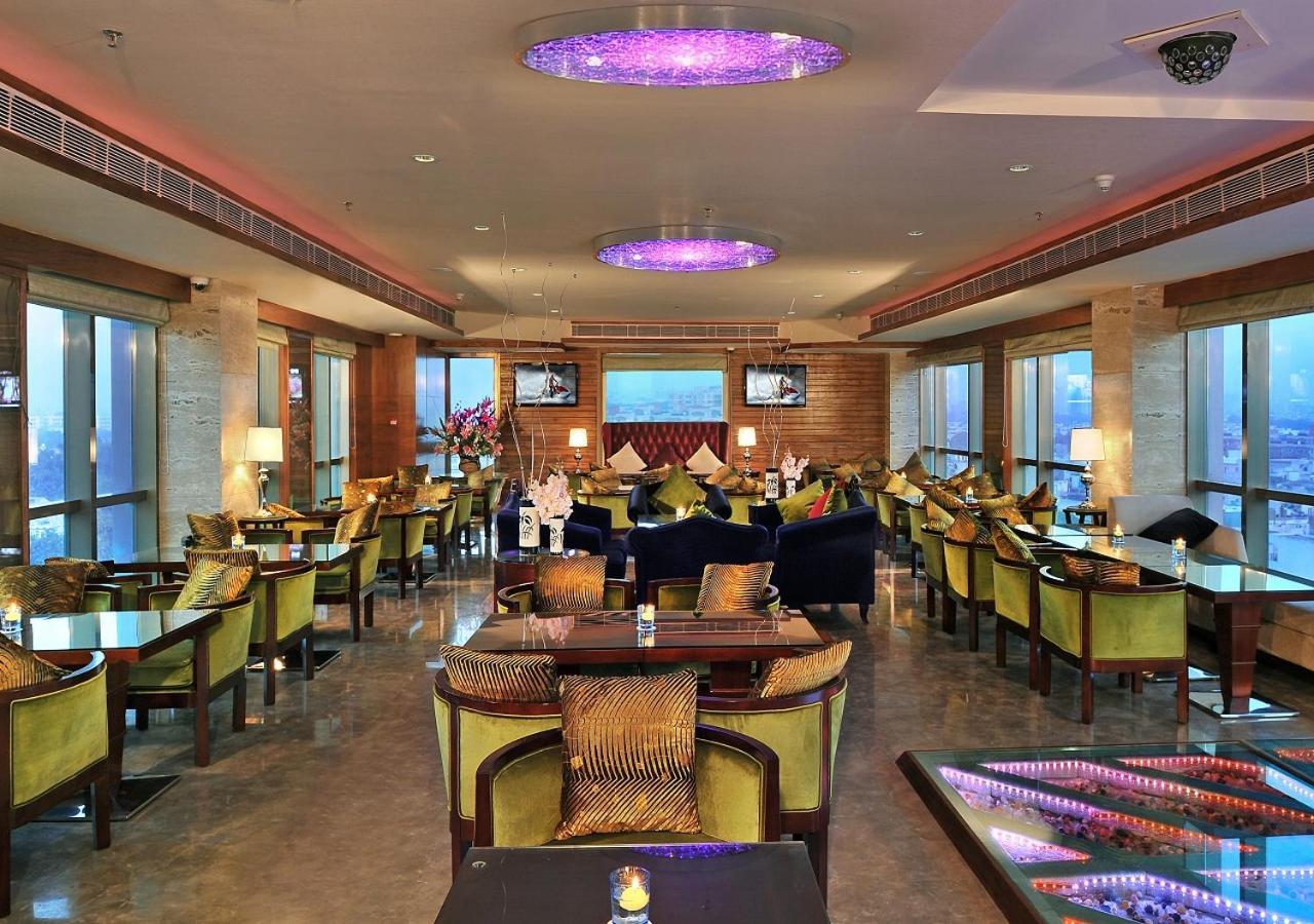 Skycity Hotel Gurgaon Dış mekan fotoğraf