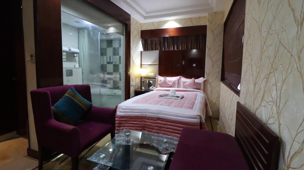 Skycity Hotel Gurgaon Dış mekan fotoğraf