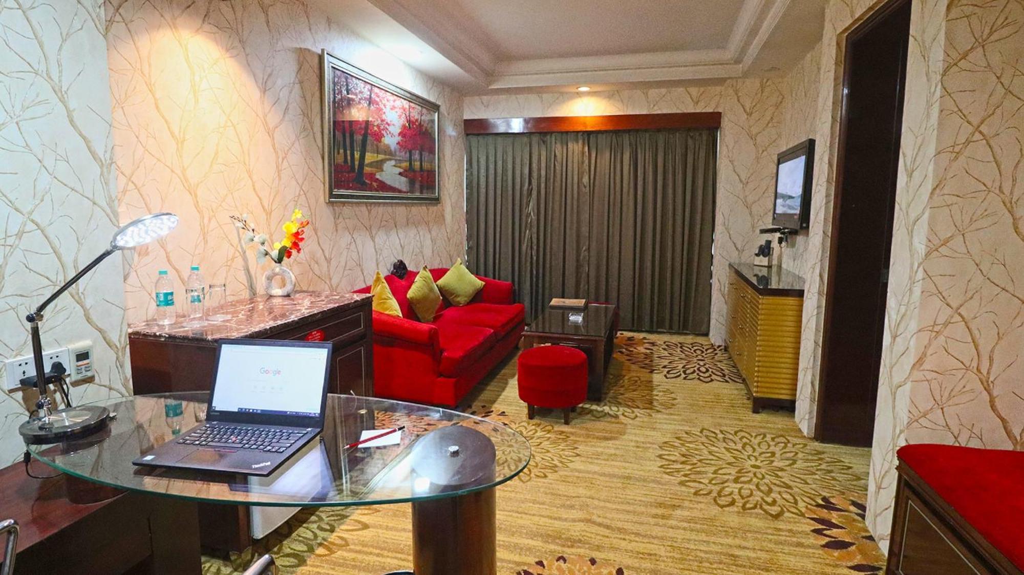 Skycity Hotel Gurgaon Dış mekan fotoğraf