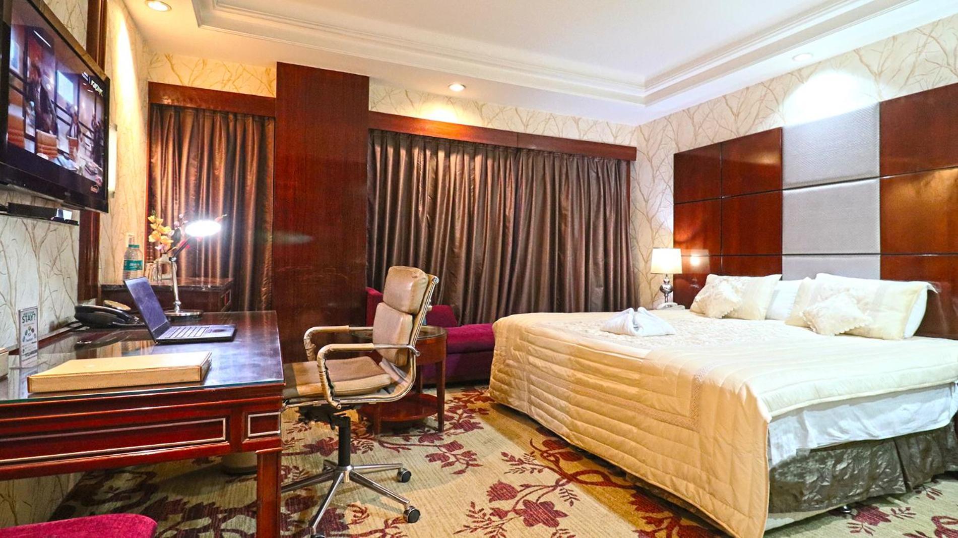 Skycity Hotel Gurgaon Dış mekan fotoğraf