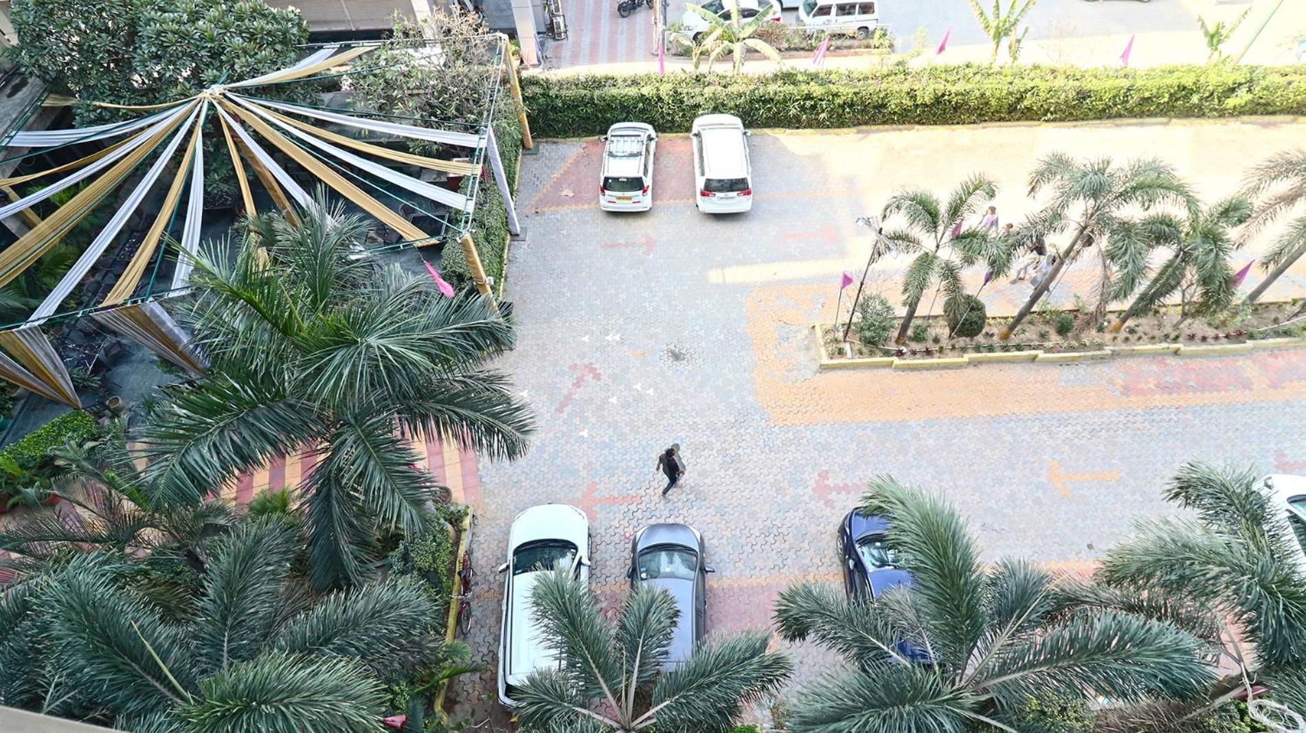 Skycity Hotel Gurgaon Dış mekan fotoğraf