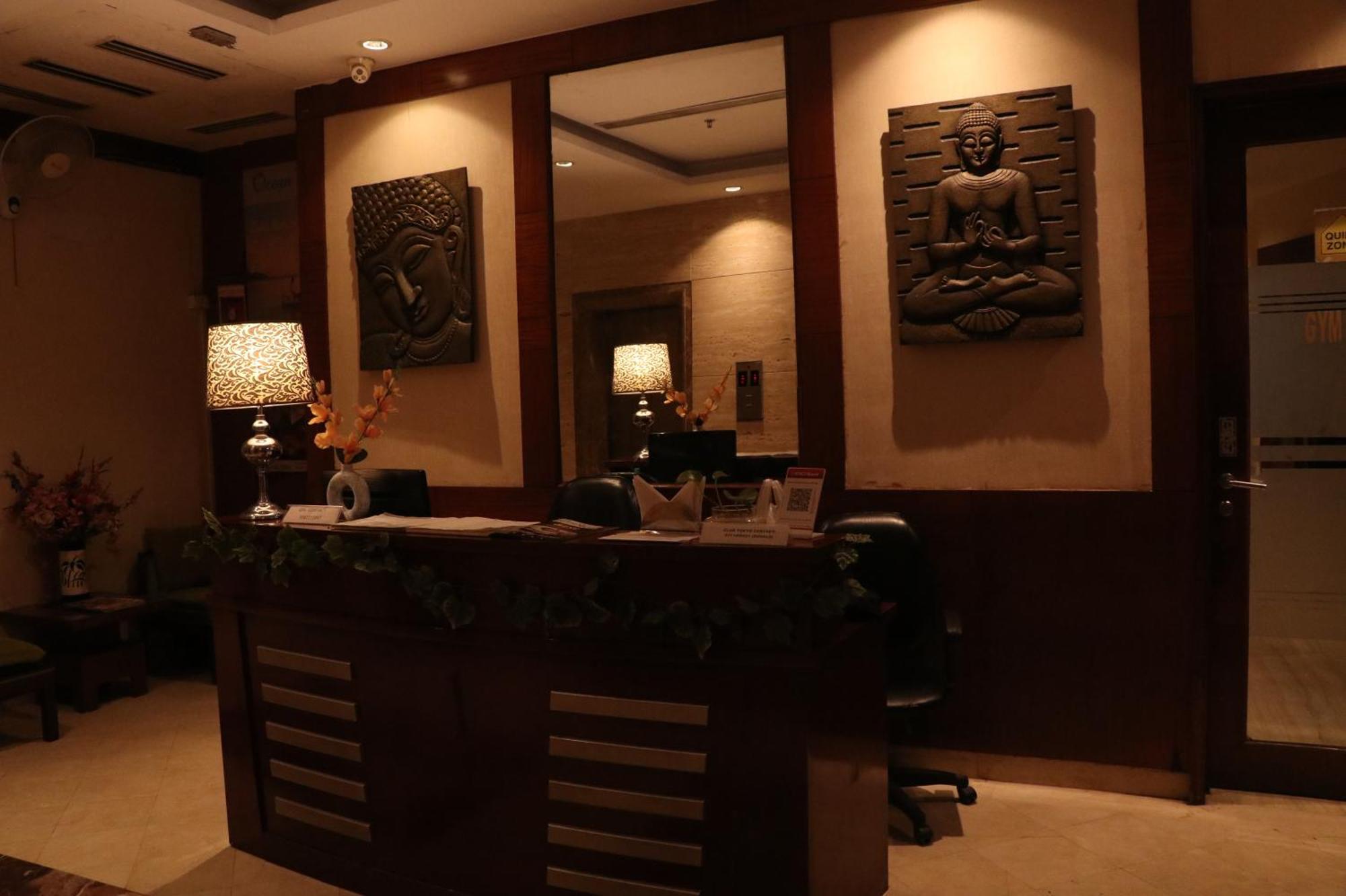Skycity Hotel Gurgaon Dış mekan fotoğraf