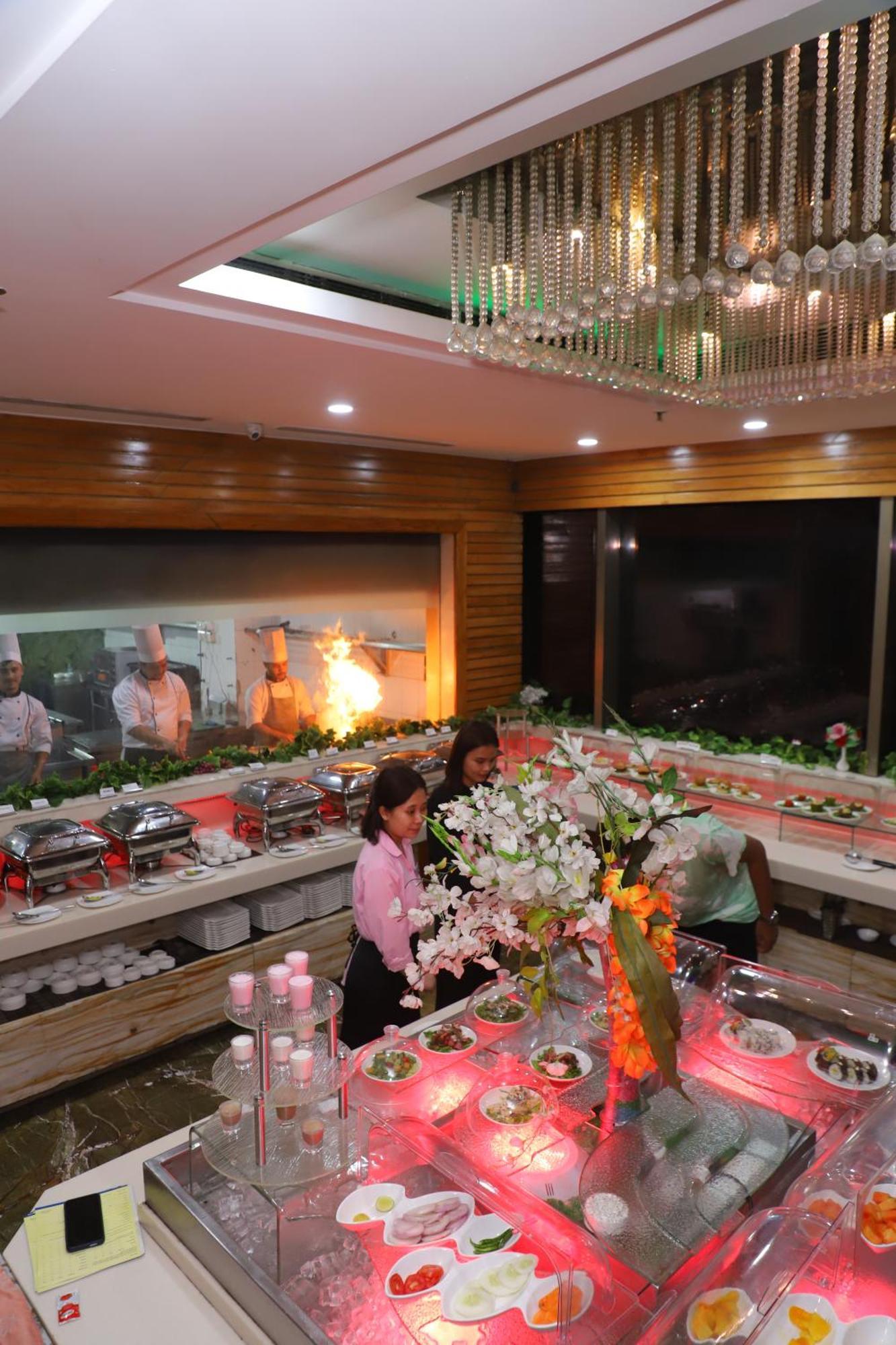 Skycity Hotel Gurgaon Dış mekan fotoğraf