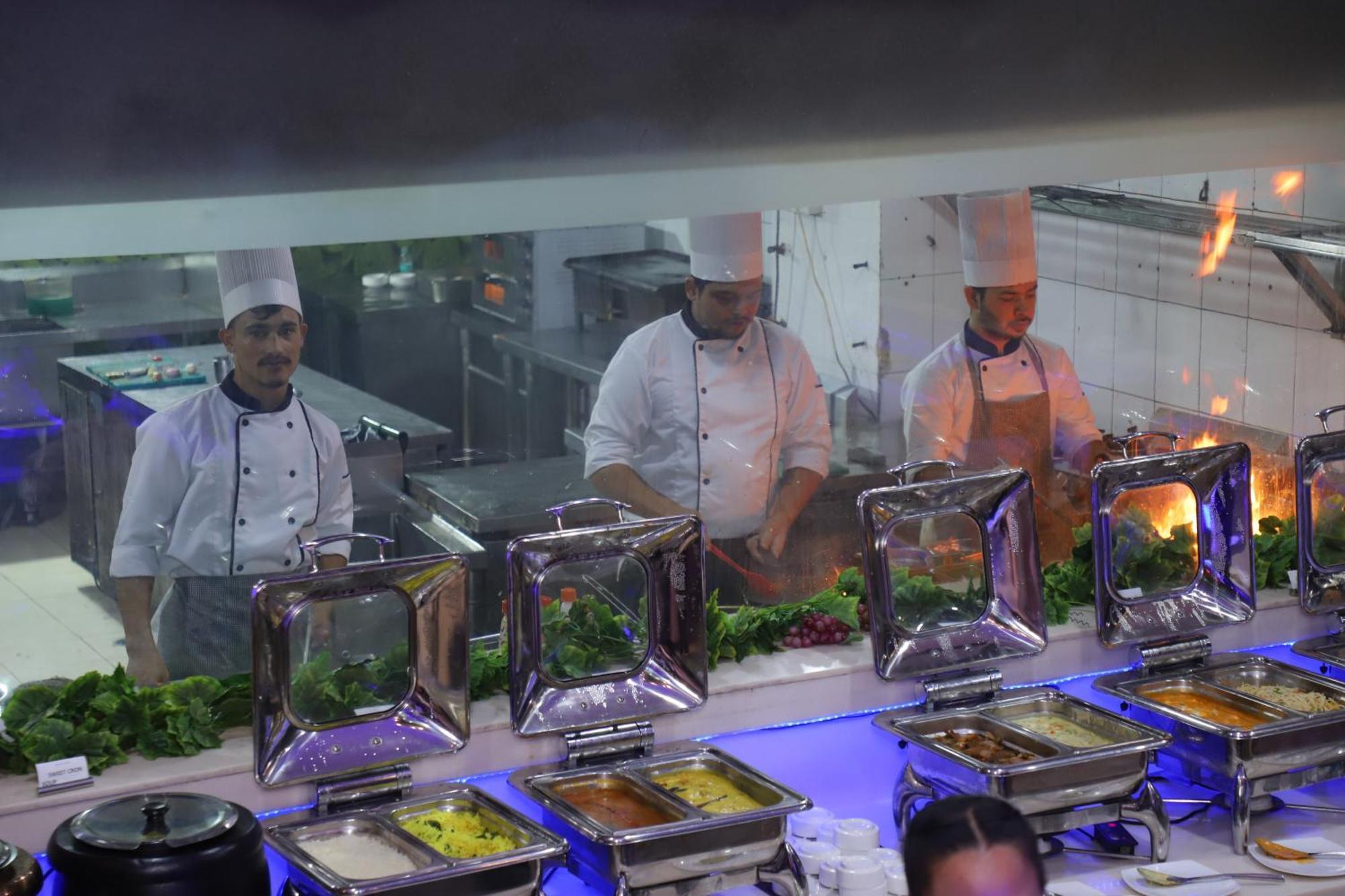 Skycity Hotel Gurgaon Dış mekan fotoğraf