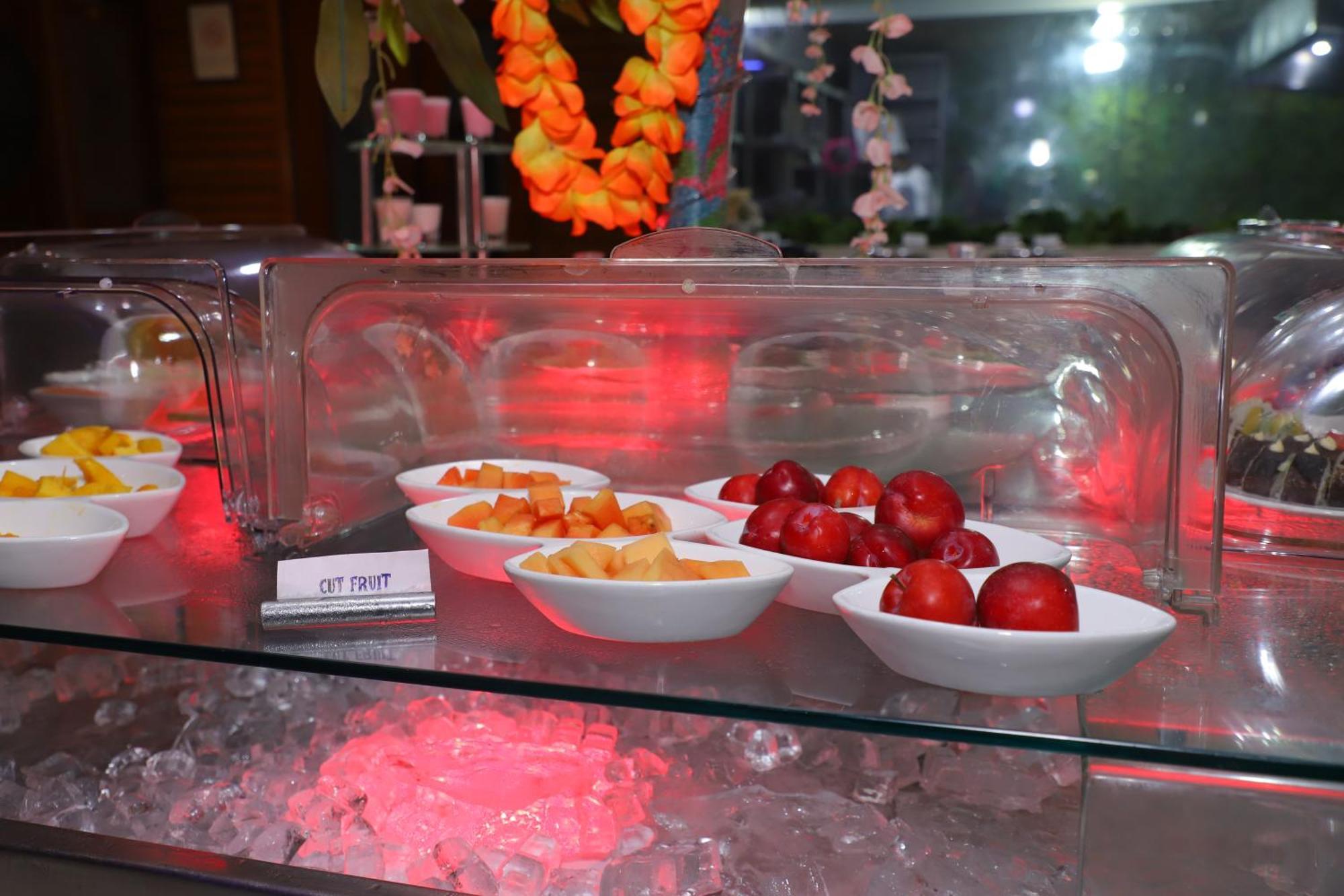 Skycity Hotel Gurgaon Dış mekan fotoğraf